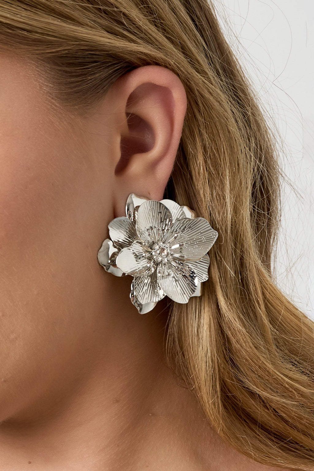 Luxe flower earrings zilver