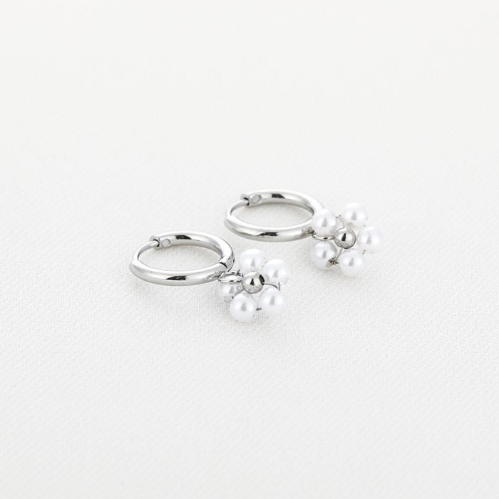 Bloemetje oorbellen zilver