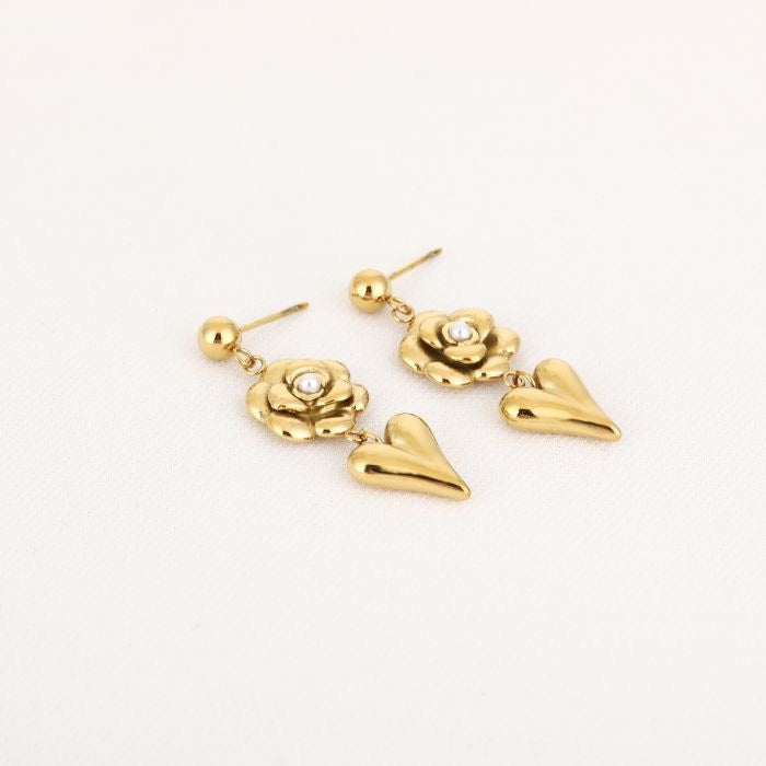 Bloem en hart oorhangers goud