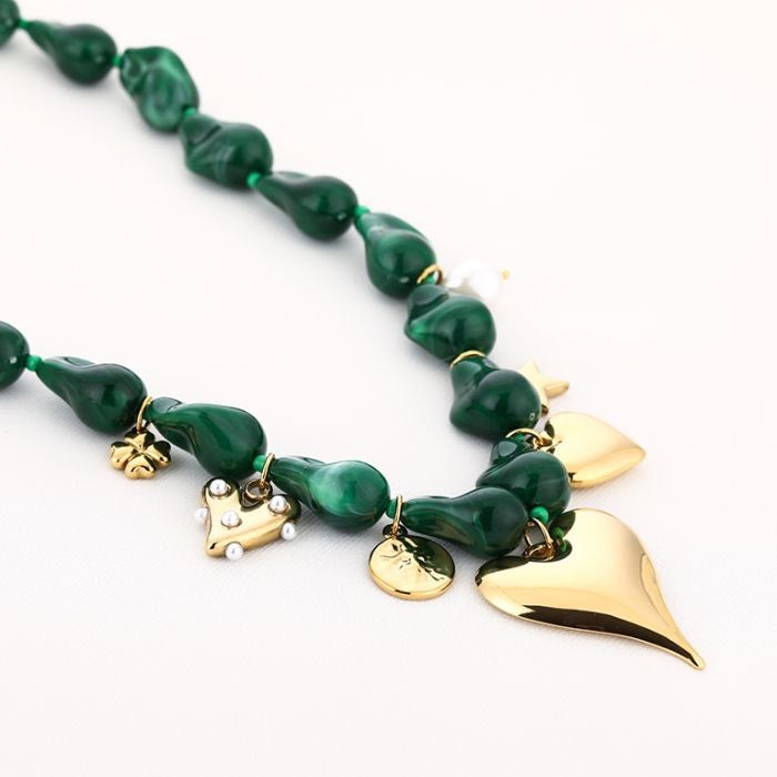 Groene kralen ketting met bedels