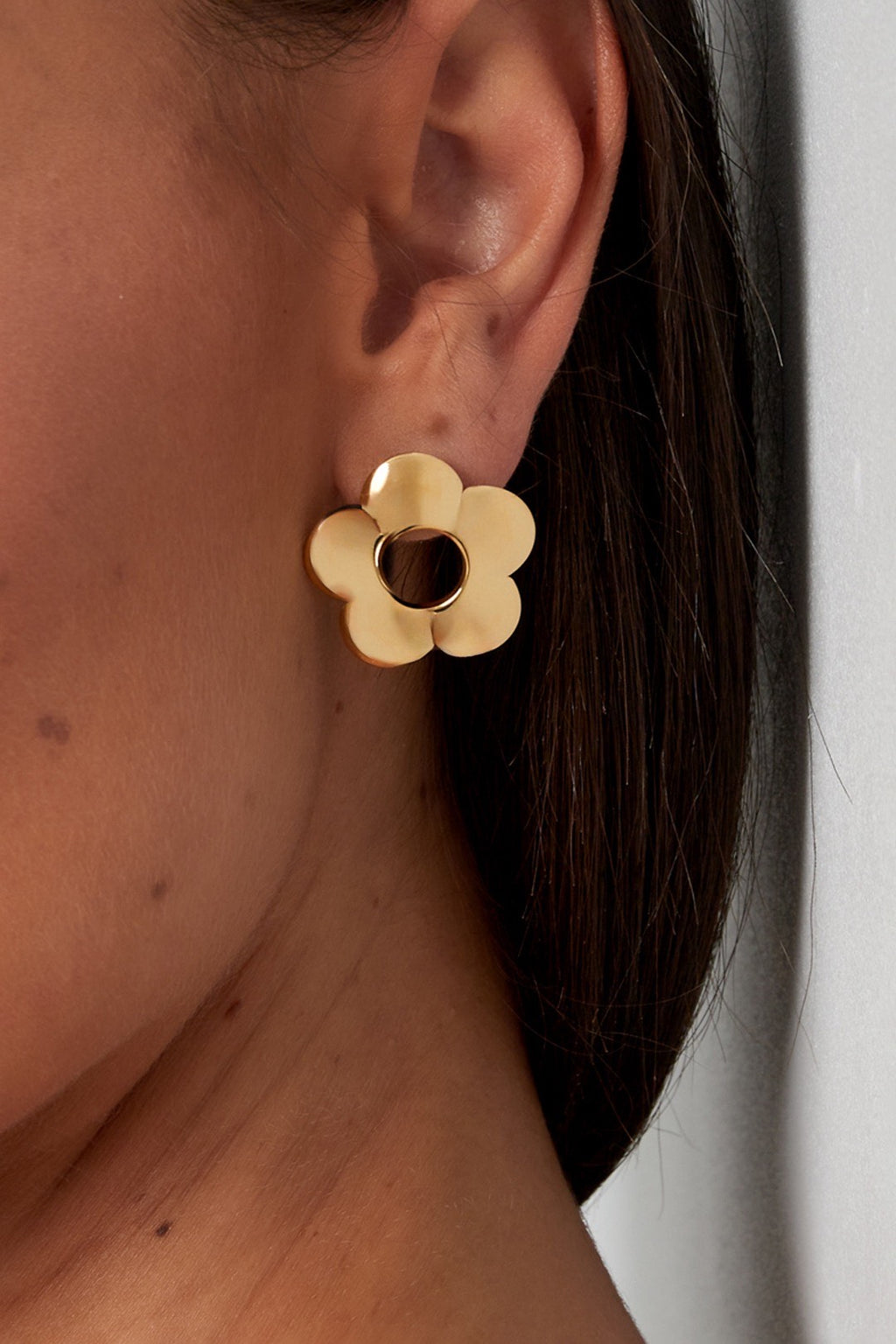 Grote bloemen oorbellen goud